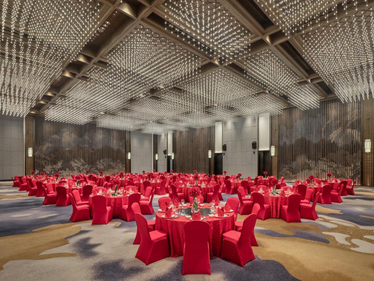 Hualuxe Kunshan Huaqiao By Ihg - F1 Racing Preferred Hotel Exterior foto